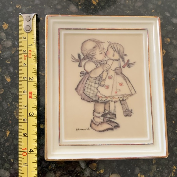 Miniature Set Of Authentic Reproduction Of M. I. Hummel on Porcelain Plate. - Picture 8 of 8